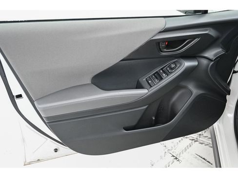 Used 2025 Subaru Crosstrek 2.0i Premium image 14