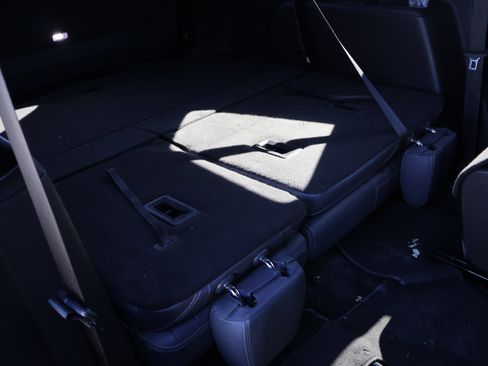 Used 2023 Buick Enclave Essence w/ Experience Buick Package image 14