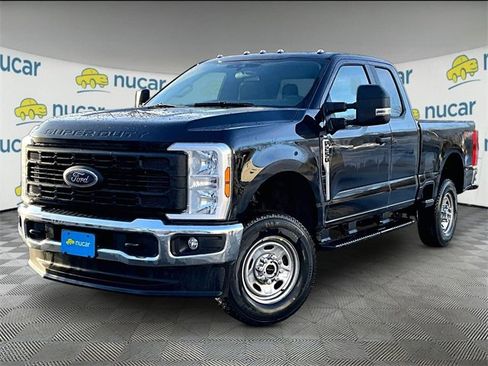 New 2026 Ford F250 XL w/ FX4 Off-Road Package image 3