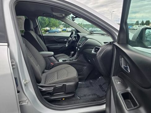 Used 2018 Chevrolet Equinox LT FWD image 17