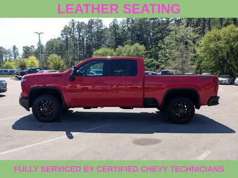 Used 2025 Chevrolet Silverado 2500 LT w/ Trail Boss Package image 8