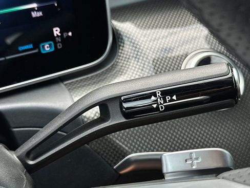 New 2025 Mercedes-Benz C 300 Sedan image 18