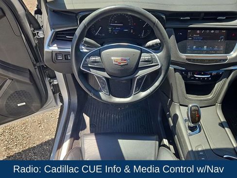 Used 2017 Cadillac XT5 Luxury w/ Driver Awareness Package AWD/4WD image 3