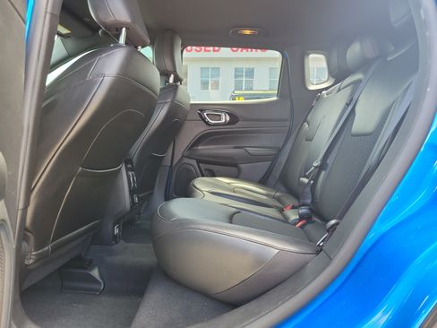 Used 2022 Jeep Compass Latitude FWD image 8
