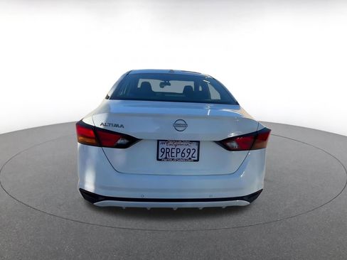 Used 2025 Nissan Altima 2.5 SV image 12