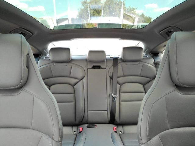 Used 2023 Porsche Taycan RWD image 32