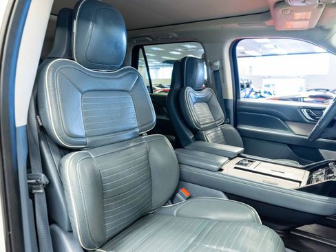 Used 2022 Lincoln Navigator Black Label image 14