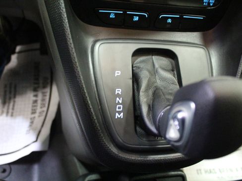 Used 2019 Ford Transit Connect XLT image 15