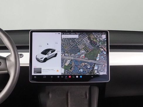 Used 2021 Tesla Model Y Long Range AWD/4WD image 23