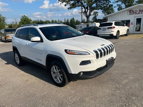 Used 2014 Jeep Cherokee Latitude w/ Comfort/Convenience Group AWD/4WD image 3