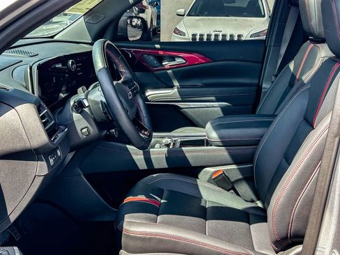 Used 2024 Chevrolet Traverse RS w/ LPO, Floor Liner Package FWD image 18