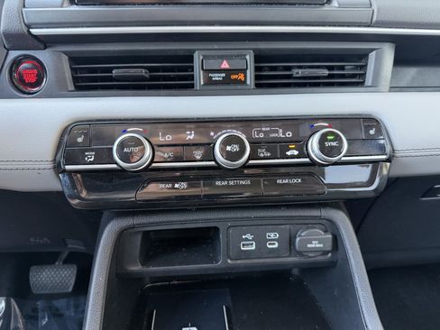 Used 2024 Honda Pilot Touring image 24