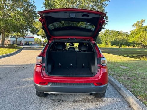 Used 2023 Jeep Compass Limited image 10