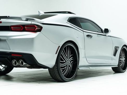 Used 2017 Chevrolet Camaro LT w/ RS Package image 14