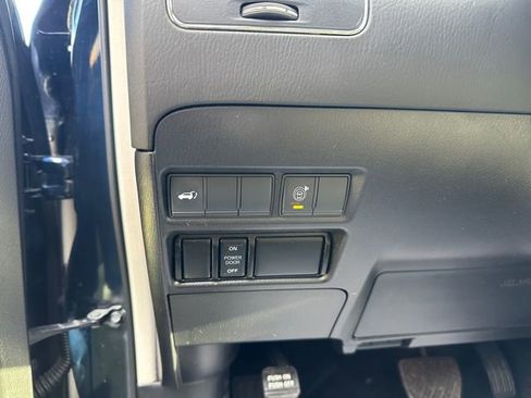 Used 2022 Nissan Armada SL w/ Captain's Chairs Package image 22