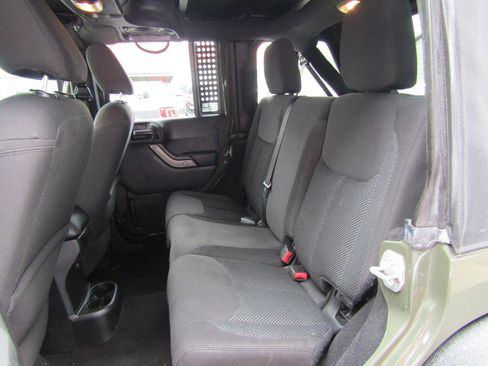 Used 2016 Jeep Wrangler Unlimited Sport image 9