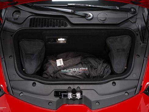 Used 2023 Lamborghini Huracan EVO image 6