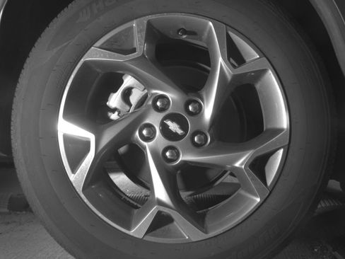 Used 2025 Chevrolet Trax LT FWD image 18