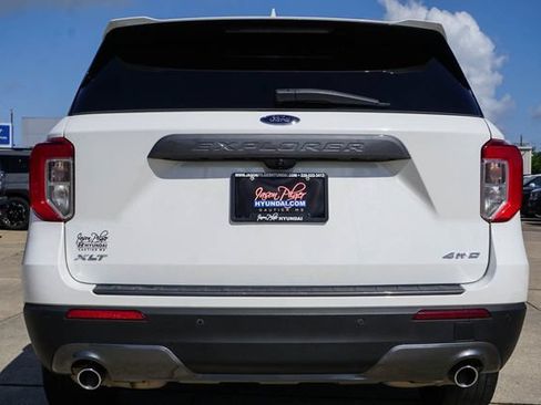 Used 2022 Ford Explorer XLT w/ Equipment Group 202A AWD/4WD image 6