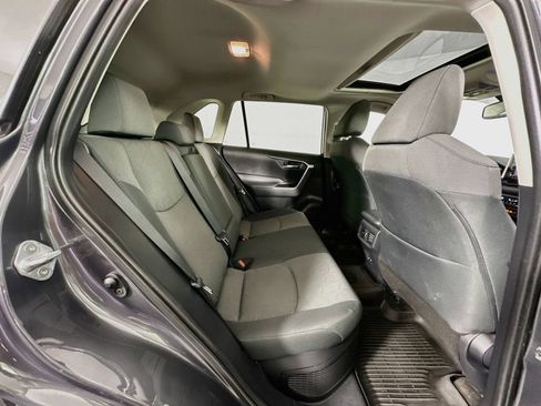 Certified 2020 Toyota RAV4 XLE w/ Convenience Package AWD/4WD image 28