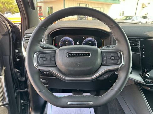 Used 2024 Jeep Wagoneer Series II AWD/4WD image 12