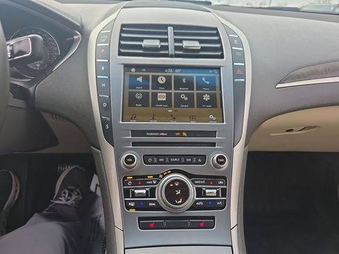 Used 2018 Lincoln MKZ Select AWD/4WD image 27