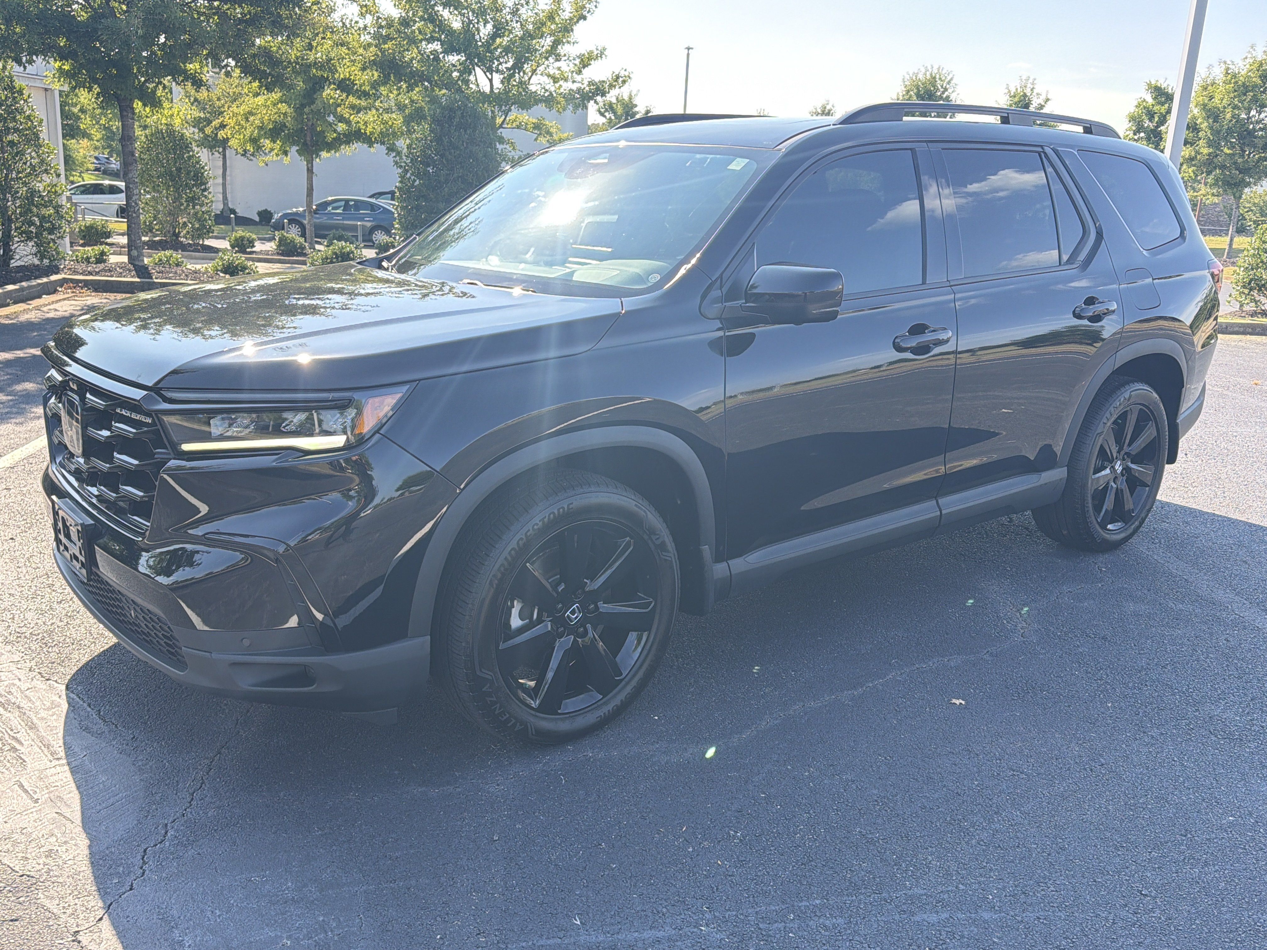 Certified 2025 Honda Pilot Black Edition image 6