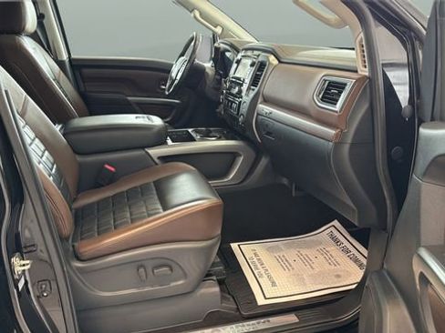 Used 2018 Nissan Titan Platinum Reserve AWD/4WD image 8