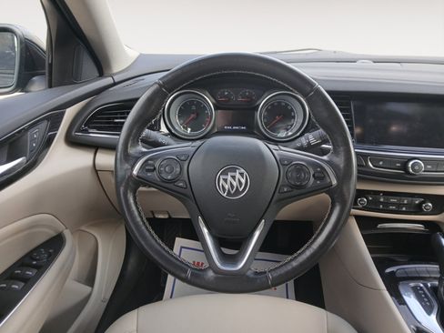 Used 2018 Buick Regal Essence w/ Driver Confidence Package #1 FWD image 12