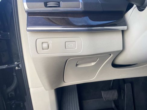 Used 2019 Volvo XC90 T5 Momentum w/ Protection Package Premier image 16