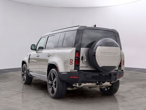 Certified 2024 Land Rover Defender 110 X-Dynamic SE AWD/4WD image 7