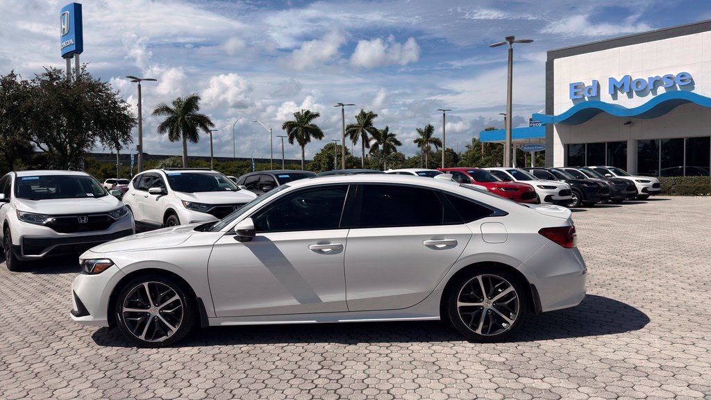 Used 2024 Honda Civic Touring image 3