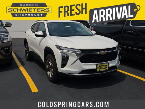 Used 2025 Chevrolet Trax LT w/ LT Convenience Package FWD image 1