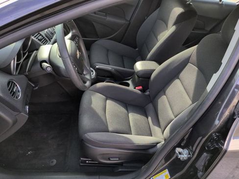 Used 2016 Chevrolet Cruze LT image 13