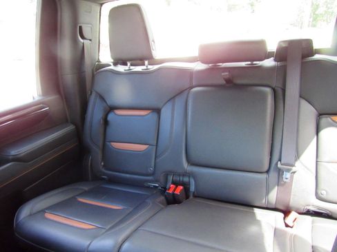 Used 2025 GMC Sierra 2500 AT4 AWD/4WD image 8