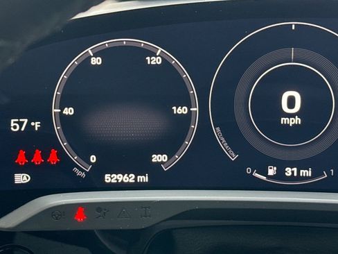 Used 2021 Porsche Taycan image 25