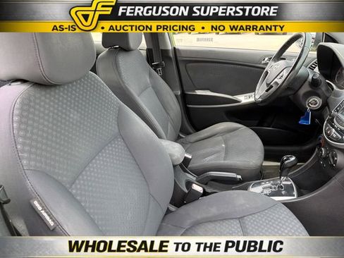 Used 2012 Hyundai Accent SE FWD image 21