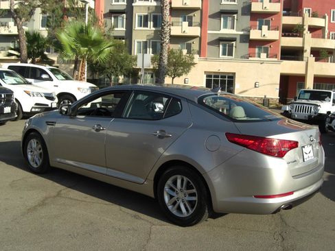 Used 2013 Kia Optima LX FWD image 12
