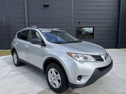 Used 2014 Toyota RAV4 LE image 9