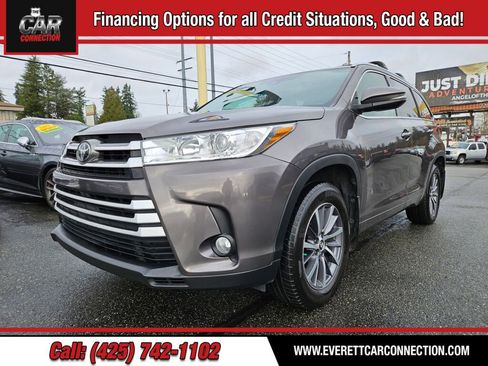 Used 2017 Toyota Highlander XLE image 1