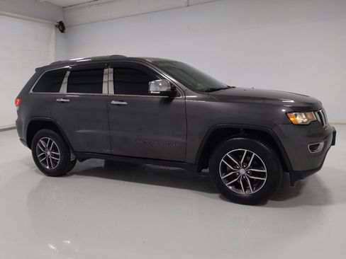 Used 2018 Jeep Grand Cherokee Limited image 11