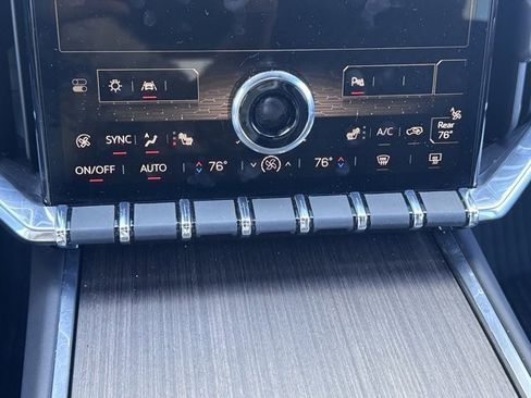 Used 2024 GMC Acadia Denali w/ Super Cruise Package image 30