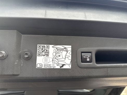 Used 2021 Toyota Sienna XLE image 25