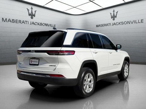 Used 2023 Jeep Grand Cherokee Limited AWD/4WD image 17