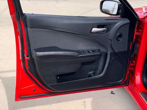 Used 2018 Dodge Charger SXT w/ Blacktop Package image 21