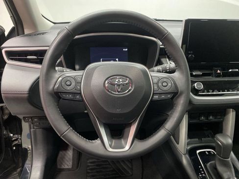Used 2024 Toyota Corolla Cross XLE w/ Convenience Package AWD/4WD image 15