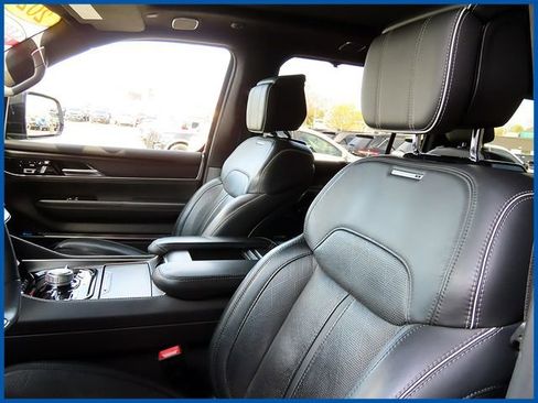 Used 2024 Jeep Grand Wagoneer L Series II w/ Quick Order Packagew 28T AWD/4WD image 17