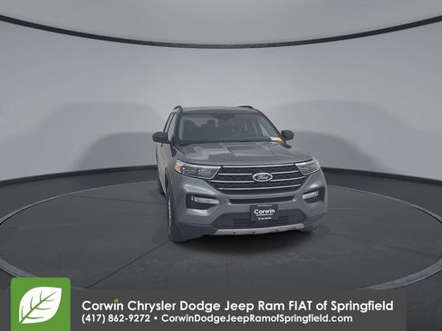 Used 2024 Ford Explorer XLT w/ Equipment Group 202A image 4