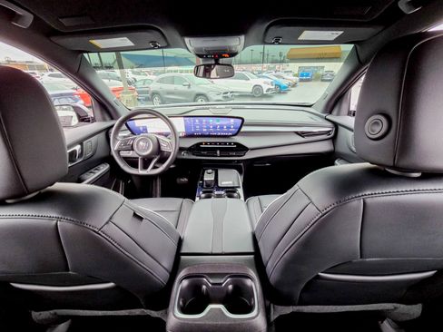 Used 2025 Buick Enclave Sport Touring image 4