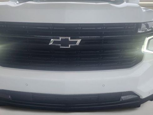 Used 2024 Chevrolet Suburban RST RWD image 3